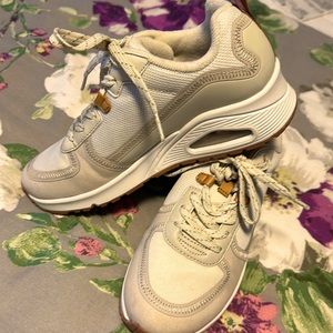 Skechers air-cooled memory foam shoes